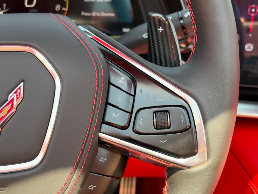 Used 2025 Chevrolet Corvette Z06 RWD image 13