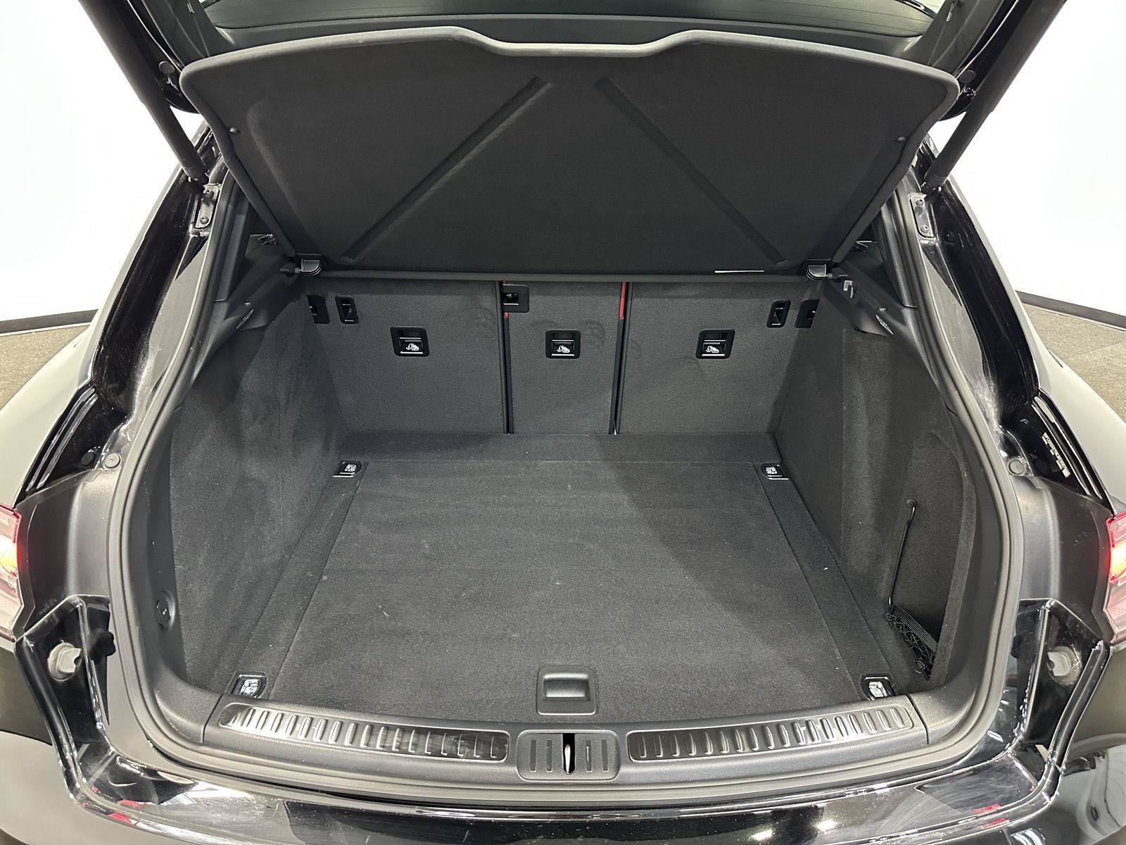 Used 2022 Porsche Macan AWD/4WD image 37