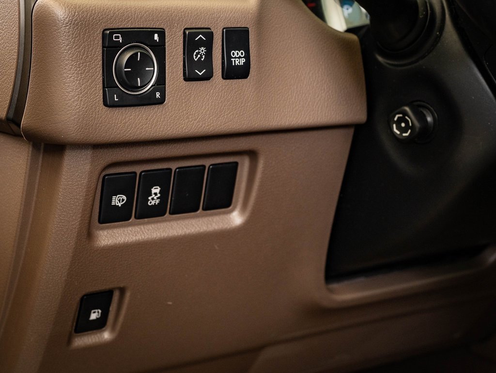 Used 2017 Lexus GX 460 Premium image 33