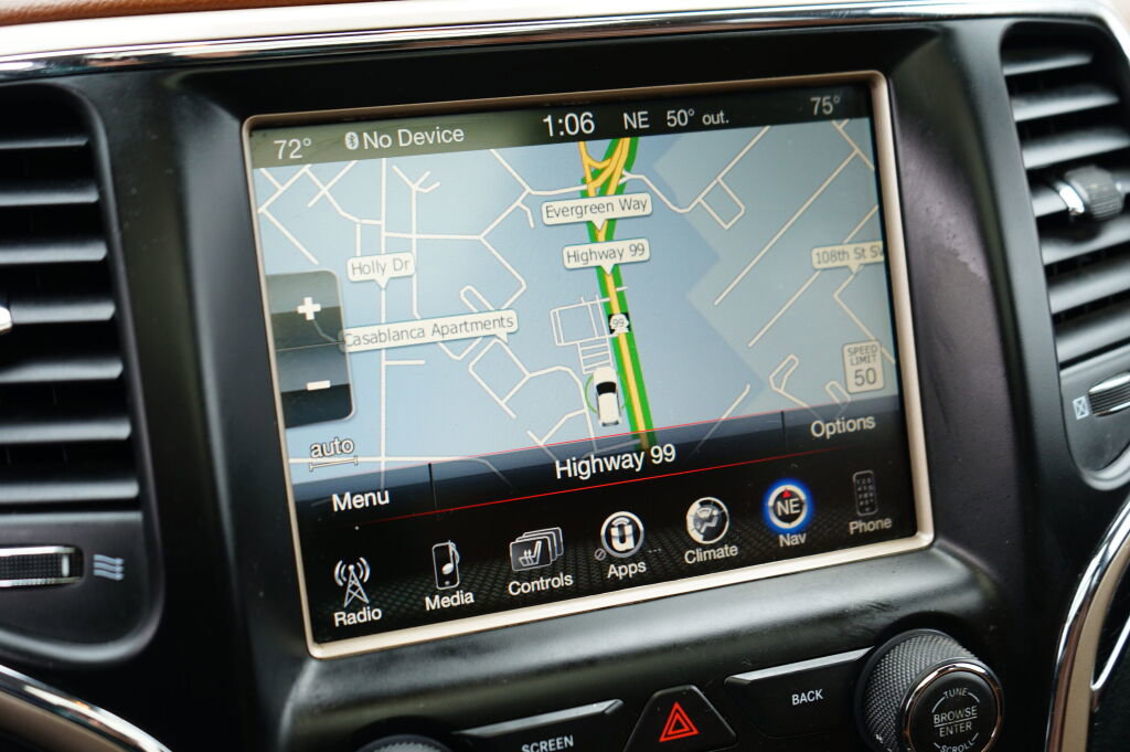 Used 2015 Jeep Grand Cherokee Summit image 26