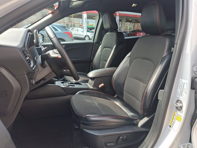 Used 2025 Ford Escape ST-Line FWD image 14