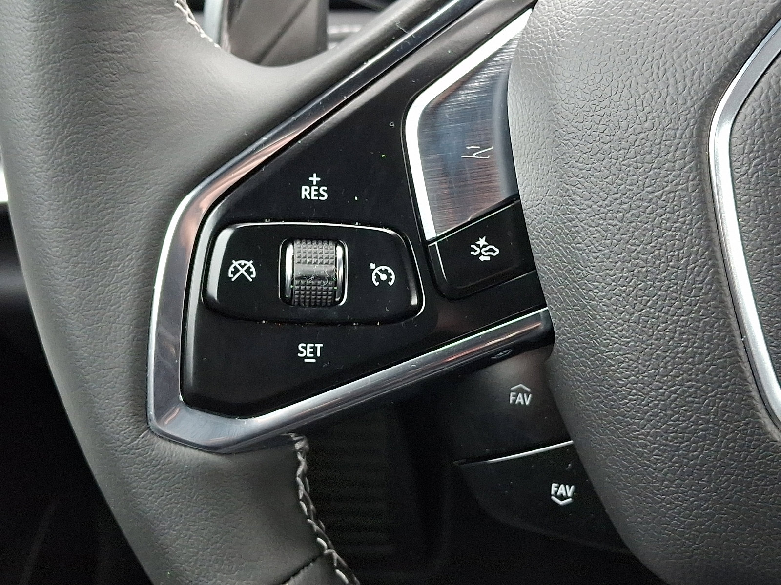 Used 2024 Chevrolet Corvette Stingray Coupe w/ Z51 Performance Package image 23