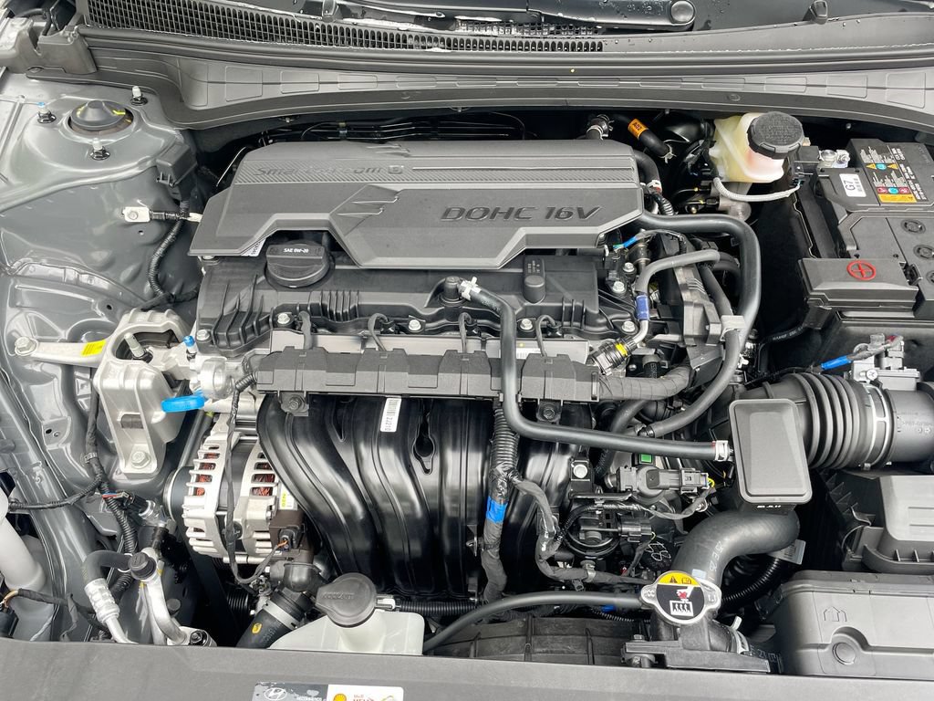 Used 2025 Hyundai Elantra SE FWD image 51