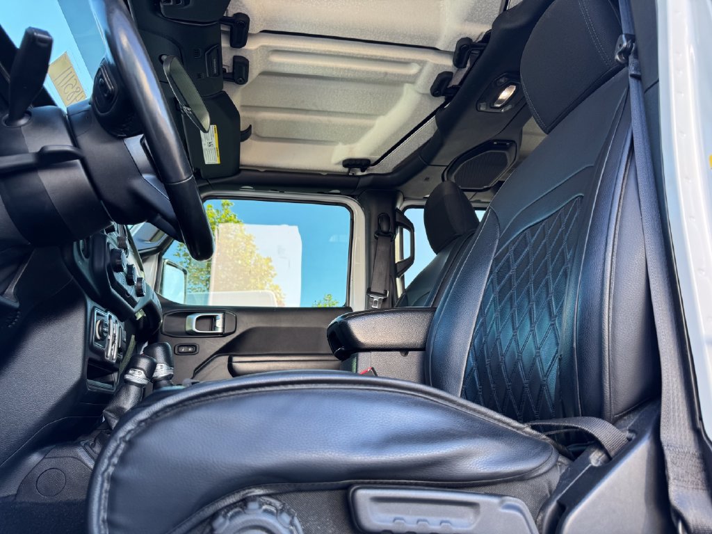 Used 2018 Jeep Wrangler Unlimited Sport S AWD/4WD image 16