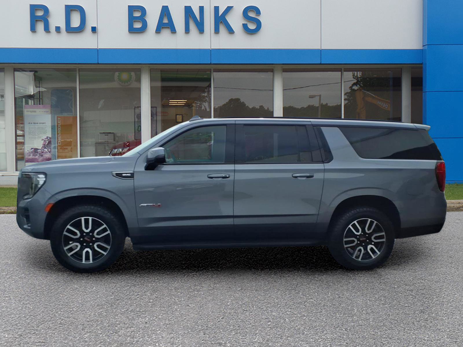 Certified 2022 GMC Yukon XL AT4 w/ Max Trailering Package AWD/4WD image 2