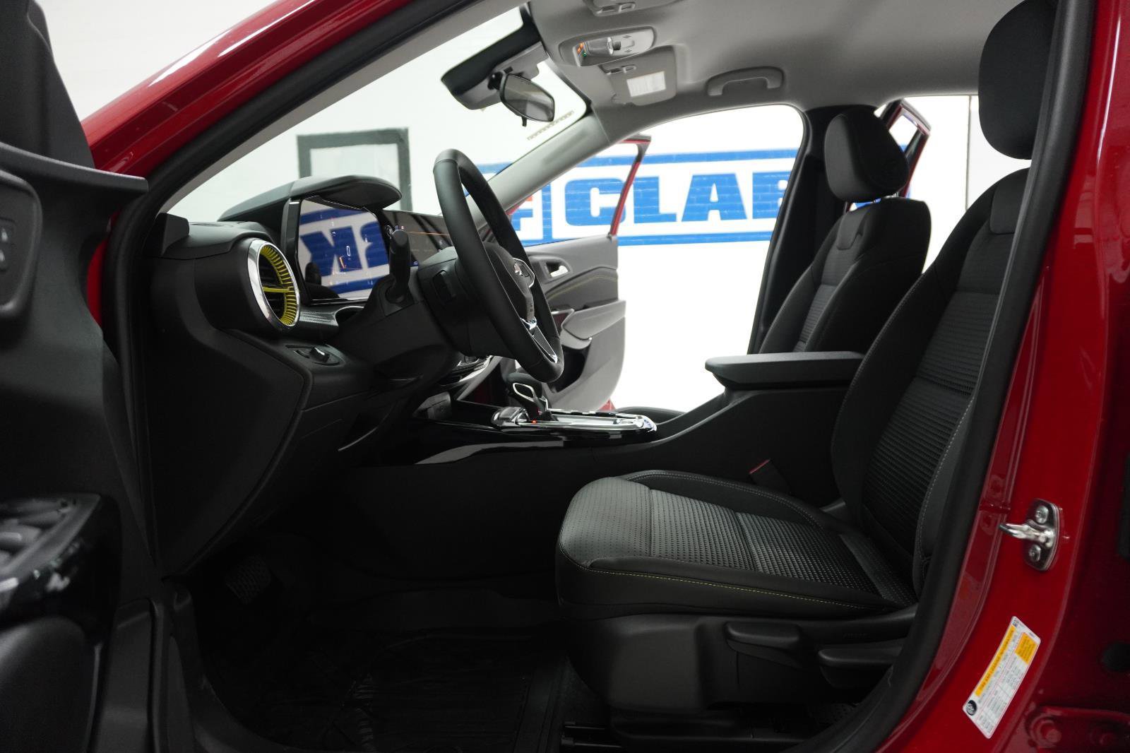 New 2026 Chevrolet Trax LT w/ Driver Confidence Package FWD image 15