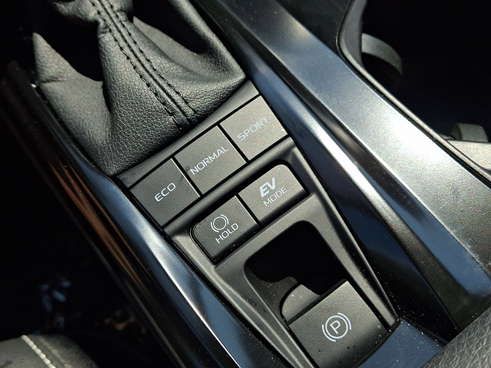 Used 2025 Toyota Camry SE w/ Convenience Package FWD image 25