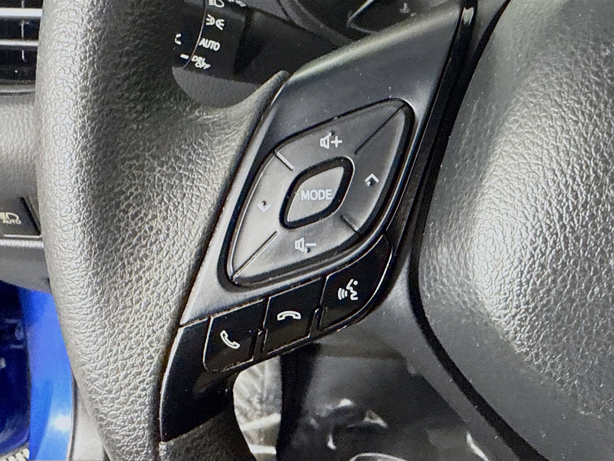 Used 2019 Toyota C-HR LE image 14