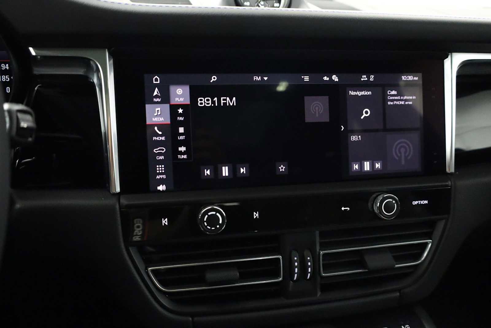 Certified 2026 Porsche Macan S image 32