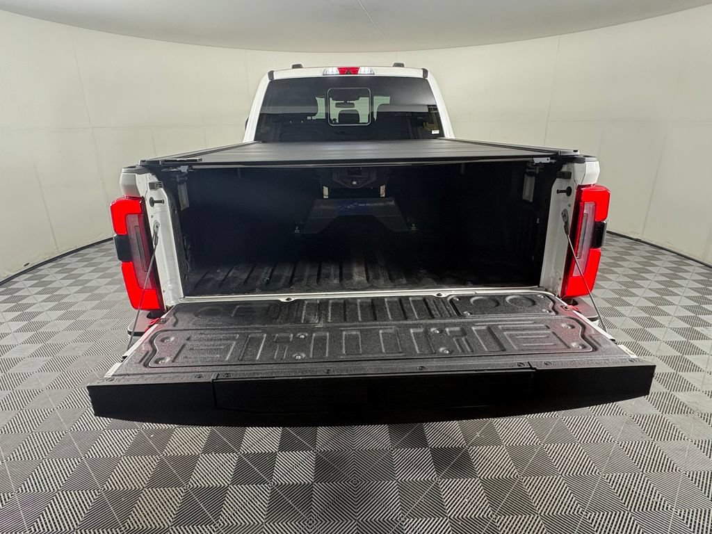 Used 2025 Ford F350 Platinum w/ Platinum Plus Package AWD/4WD image 29