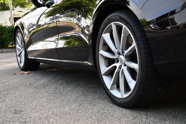 Used 2019 Volvo S60 T5 Momentum w/ Multimedia Package FWD image 10