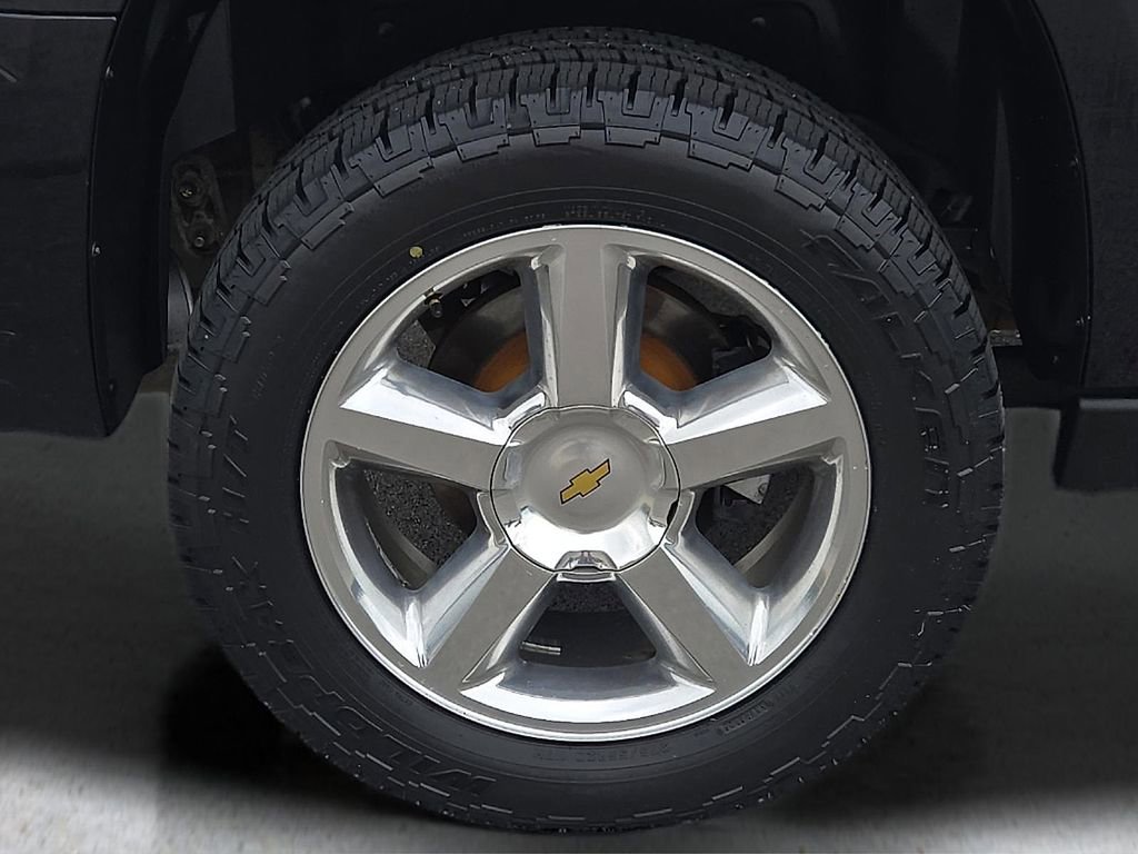 Used 2014 Chevrolet Suburban LT image 8