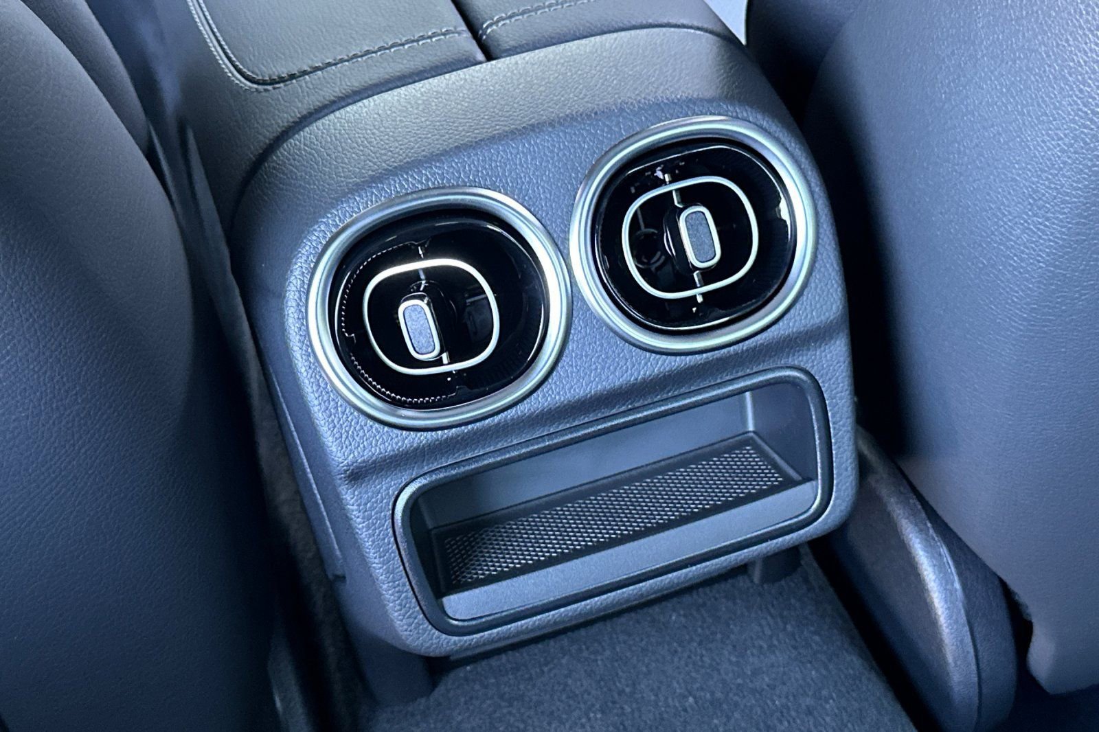 New 2025 Mercedes-Benz C 300 4MATIC Sedan image 22