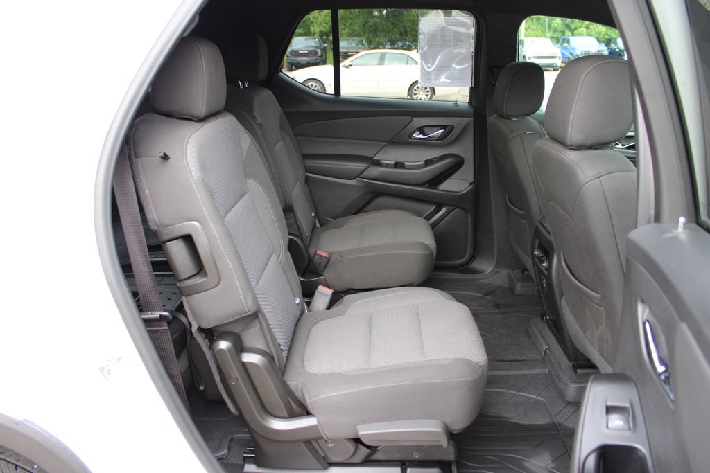 Certified 2024 Chevrolet Traverse LT w/ Midnight/Sport Edition AWD/4WD image 44
