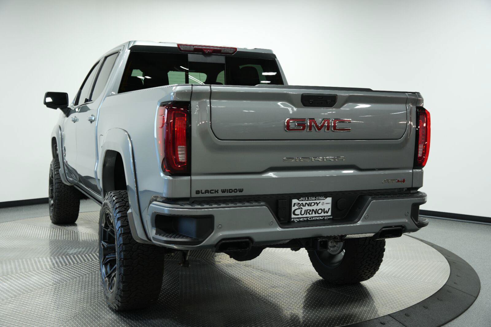 Used 2025 GMC Sierra 1500 AT4 w/ AT4 Premium Package AWD/4WD image 9
