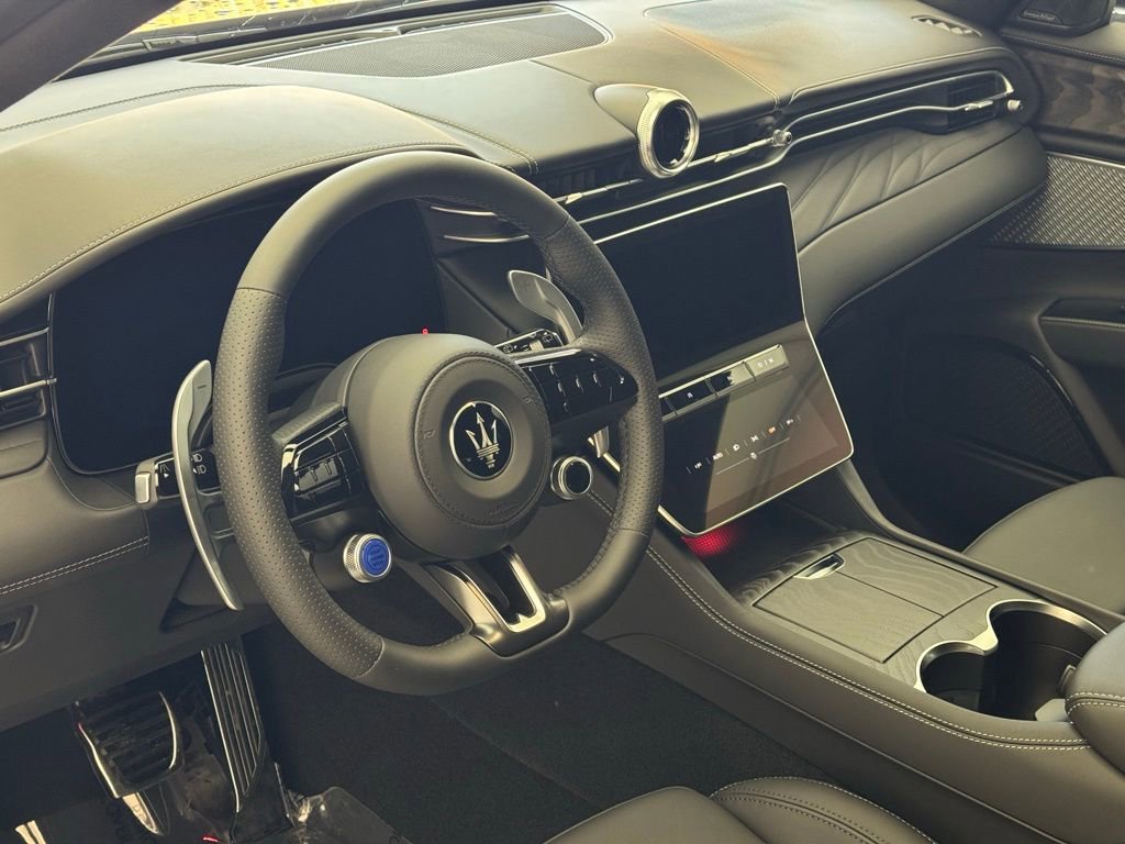 New 2025 Maserati Grecale Modena image 8