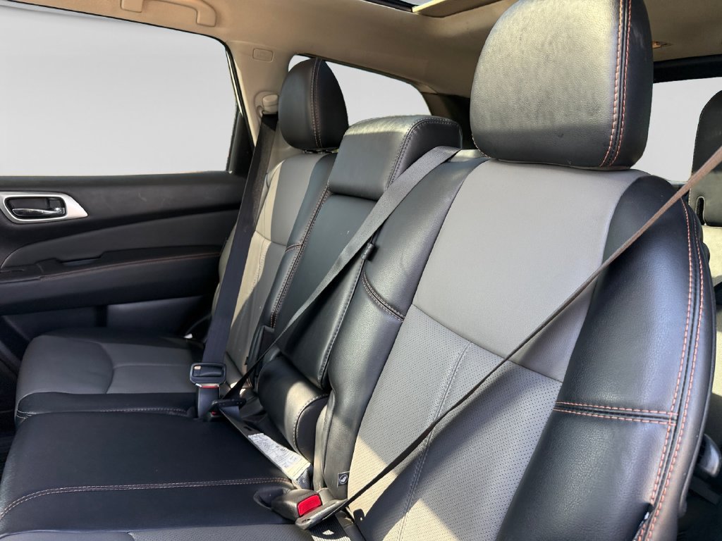 Used 2019 Nissan Pathfinder SL AWD/4WD image 38