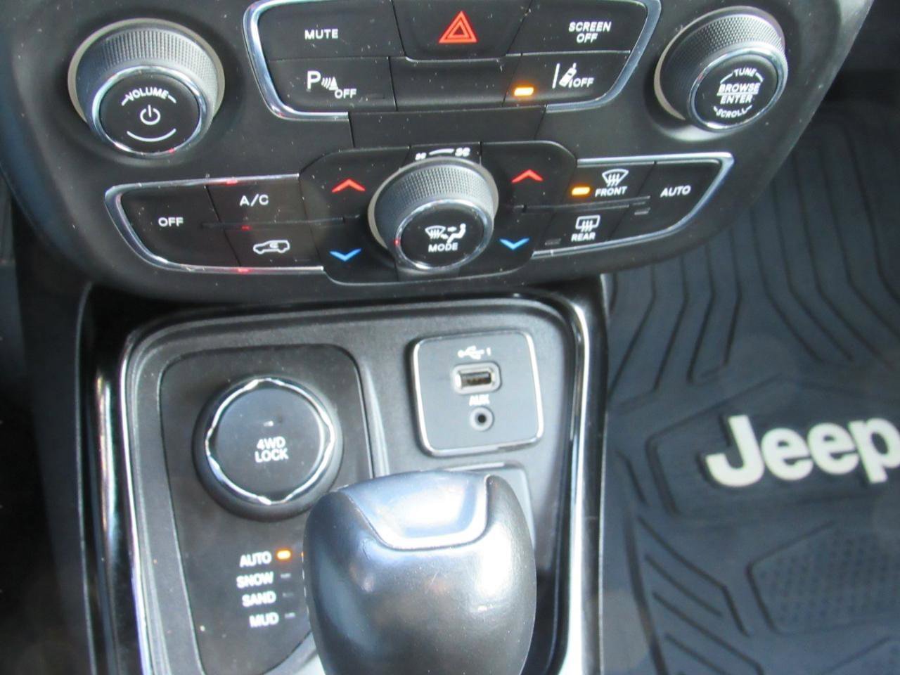 Used 2021 Jeep Compass Limited w/ Sun and Sound Group image 29