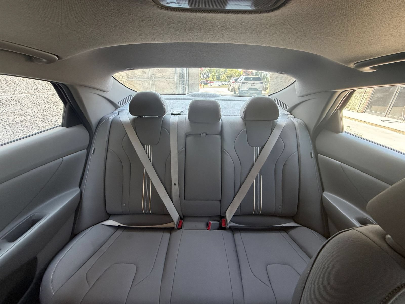 Used 2025 Hyundai Elantra SEL FWD image 39