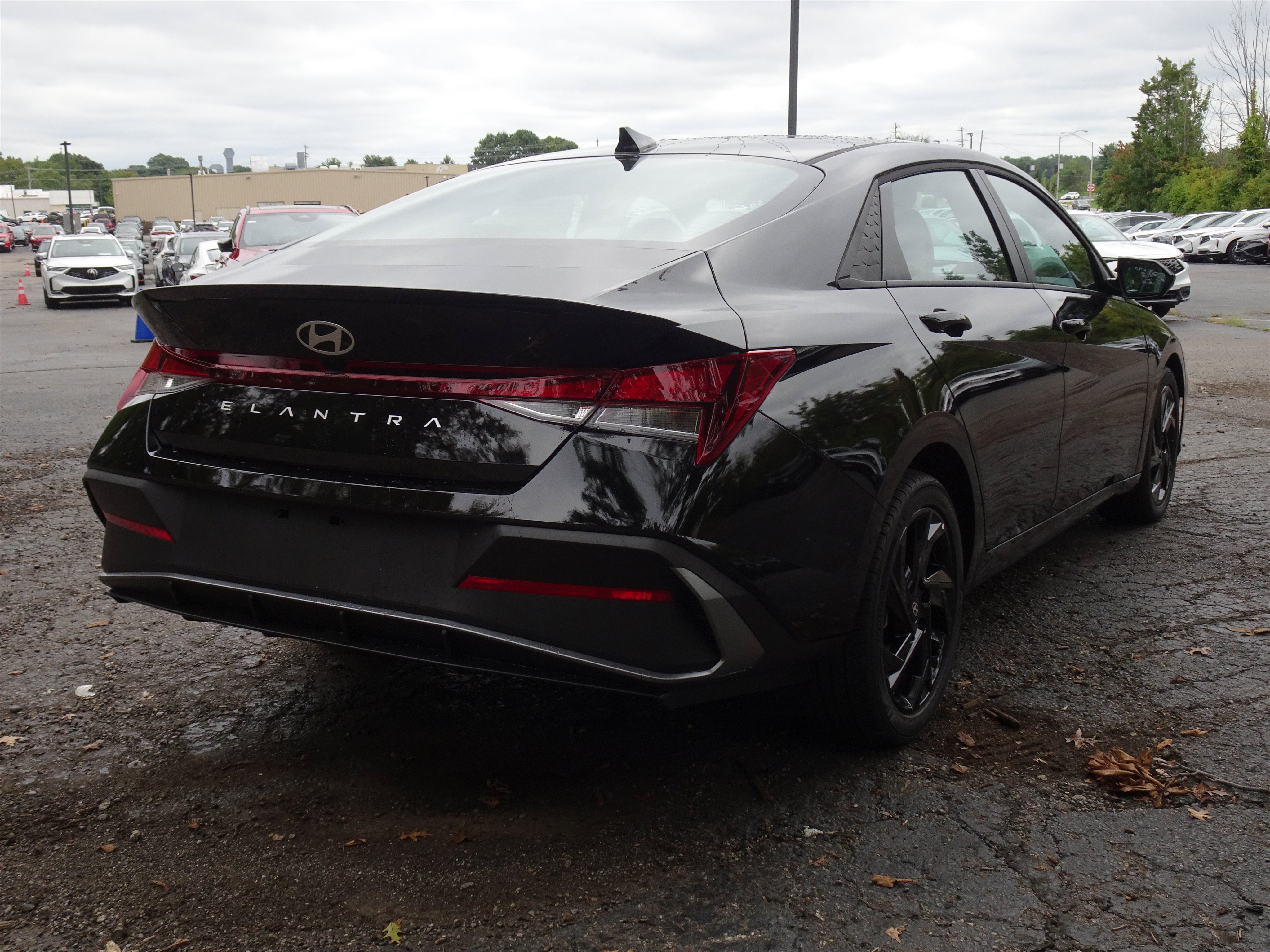 New 2026 Hyundai Elantra SEL Sport FWD image 5