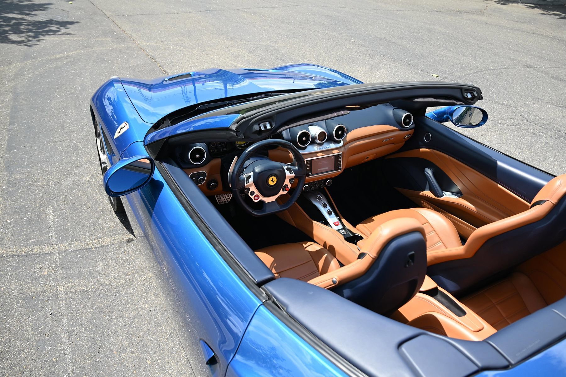 Used 2015 Ferrari California T RWD image 29