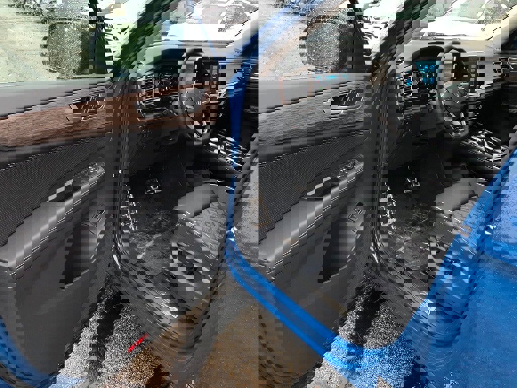 New 2025 Volkswagen Atlas SEL Premium R-Line image 11