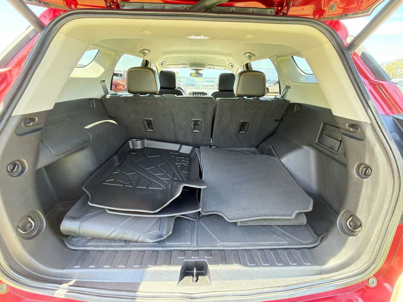 Used 2023 GMC Terrain AT4 AWD/4WD image 27