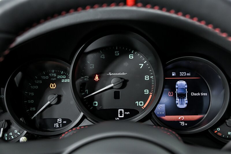 Used 2019 Porsche 911 Speedster RWD image 22
