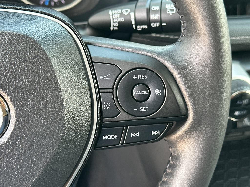 Used 2022 Toyota RAV4 XLE w/ Convenience Package AWD/4WD image 25