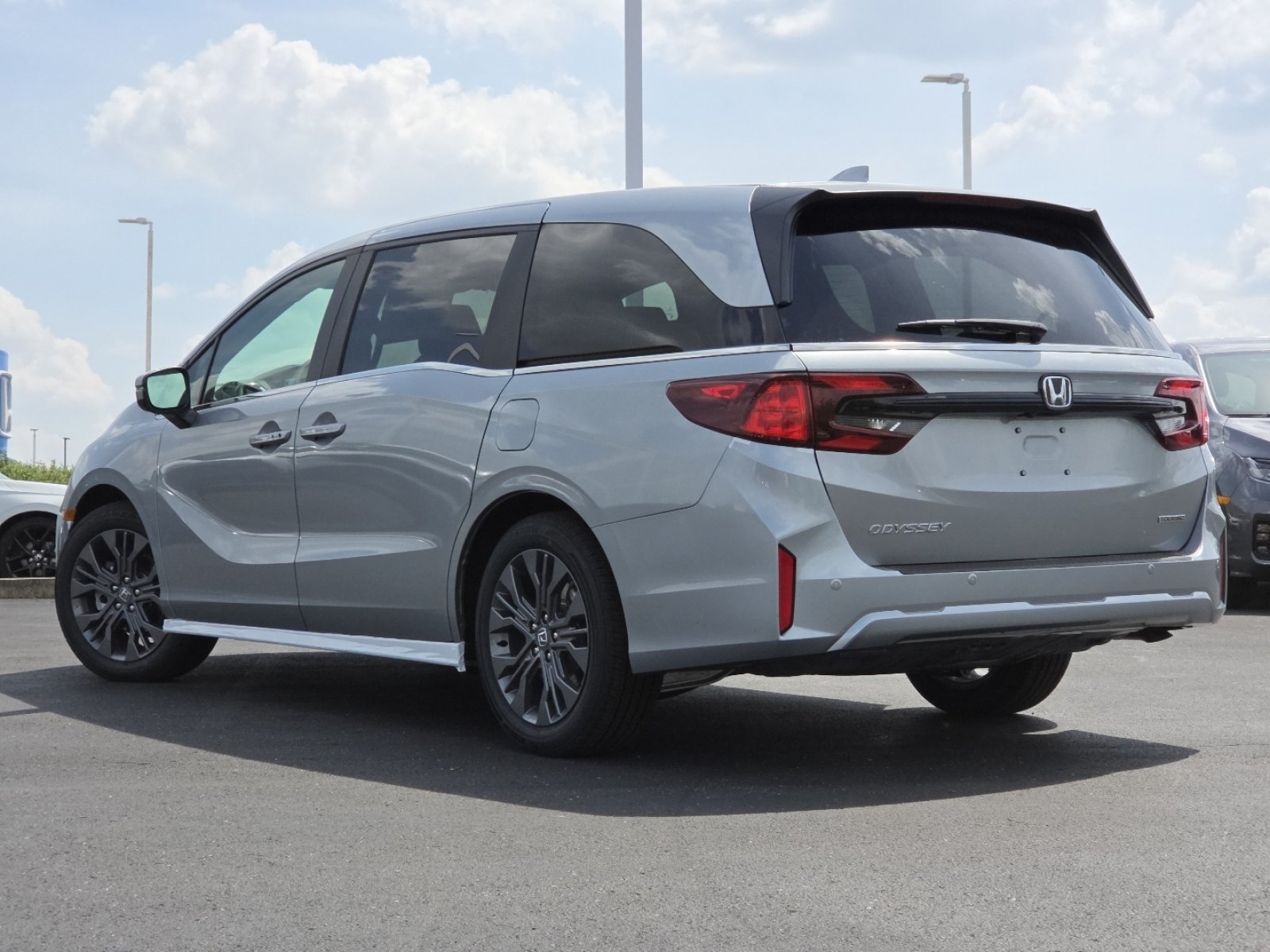 New 2026 Honda Odyssey Touring image 17