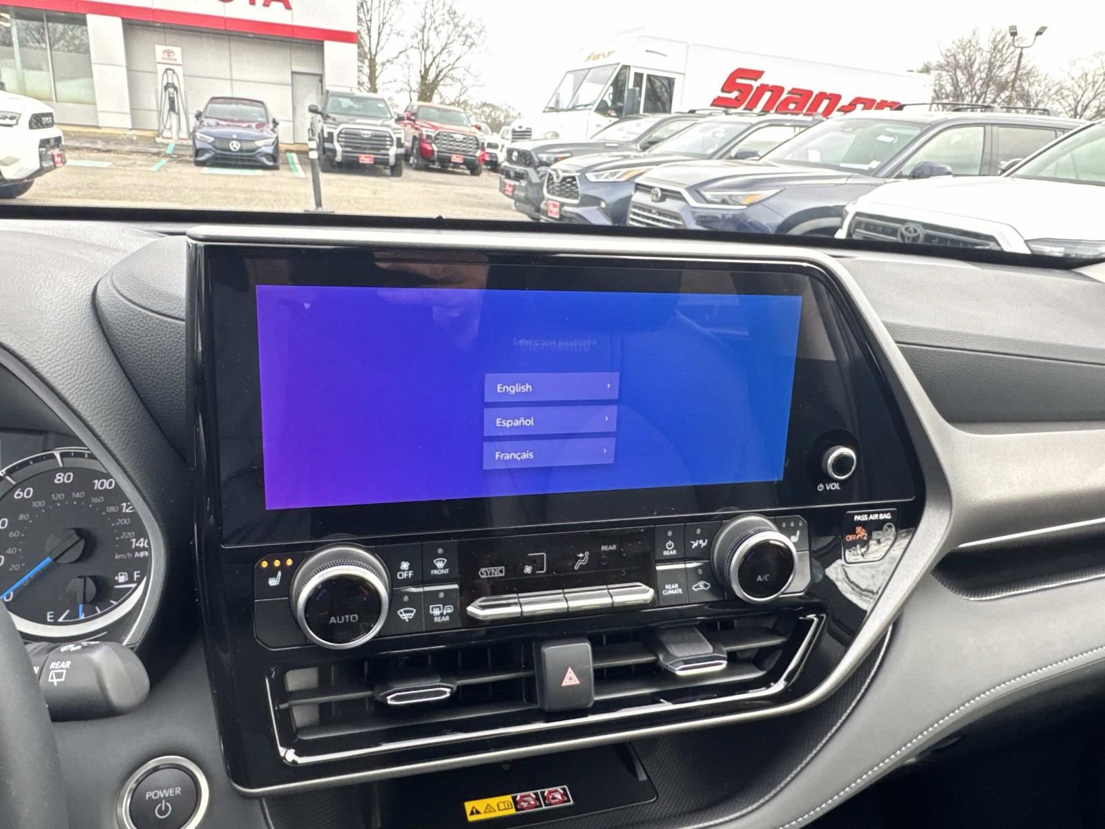 New 2026 Toyota Highlander XLE image 15