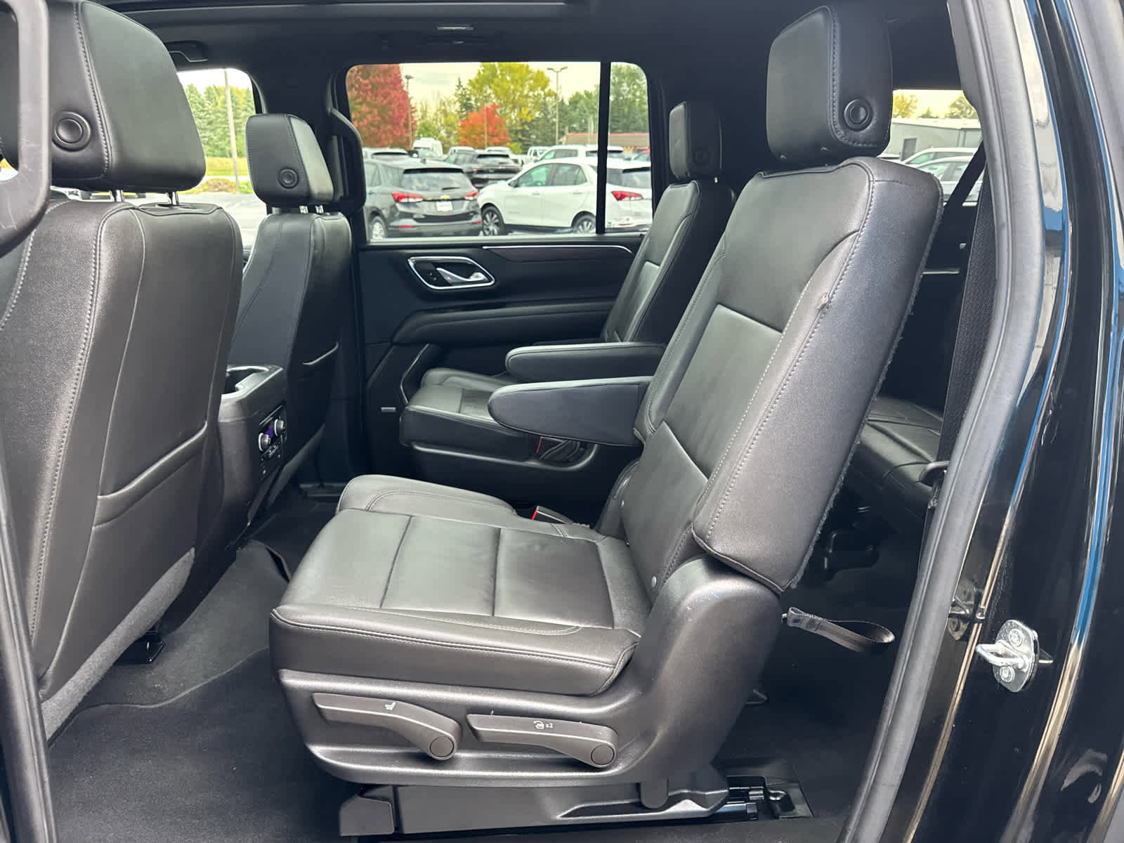 Certified 2023 Chevrolet Suburban Z71 w/ Luxury Package image 14