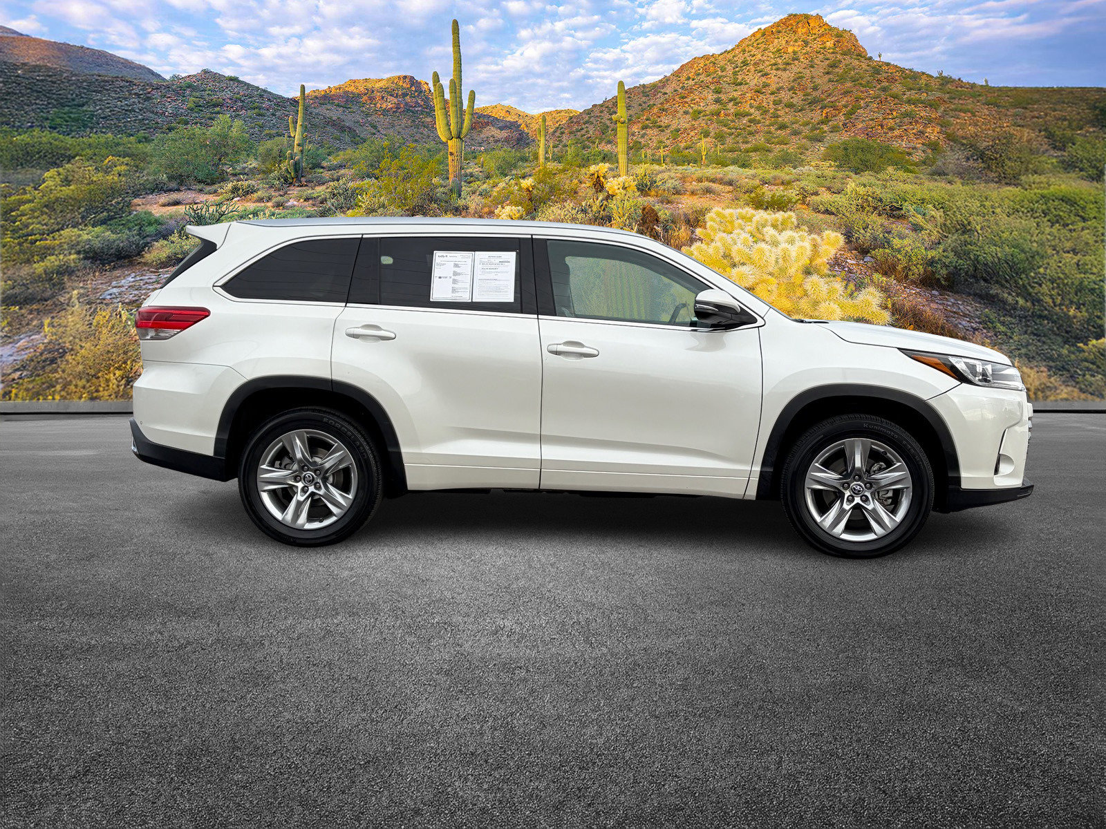 Used 2019 Toyota Highlander Limited image 3