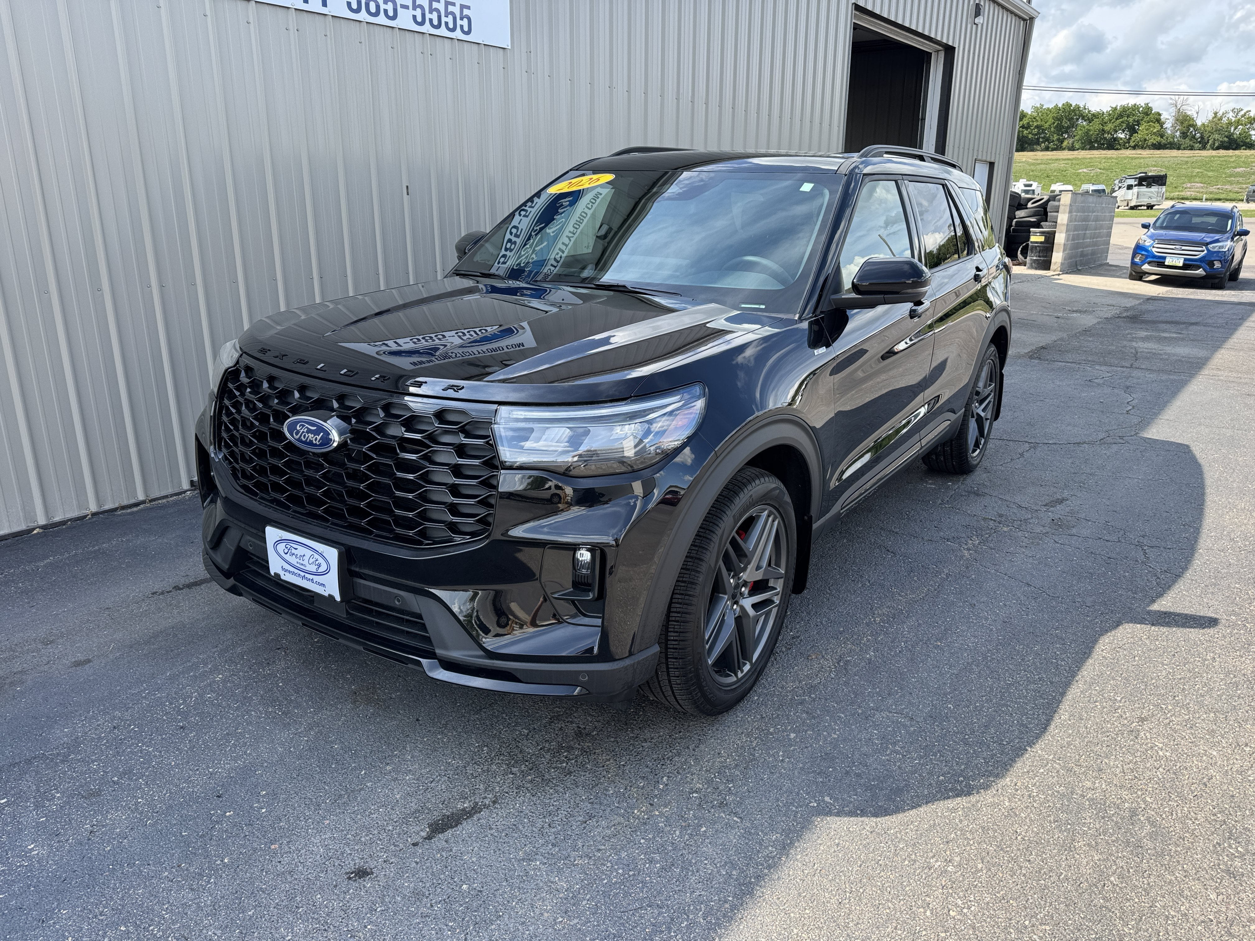 New 2026 Ford Explorer ST-Line w/ ST-Line Street Pack AWD/4WD image 2