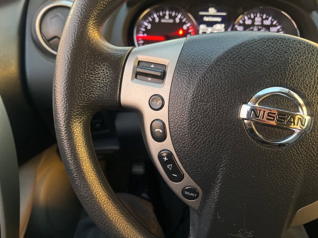 Used 2013 Nissan Rogue SV image 16