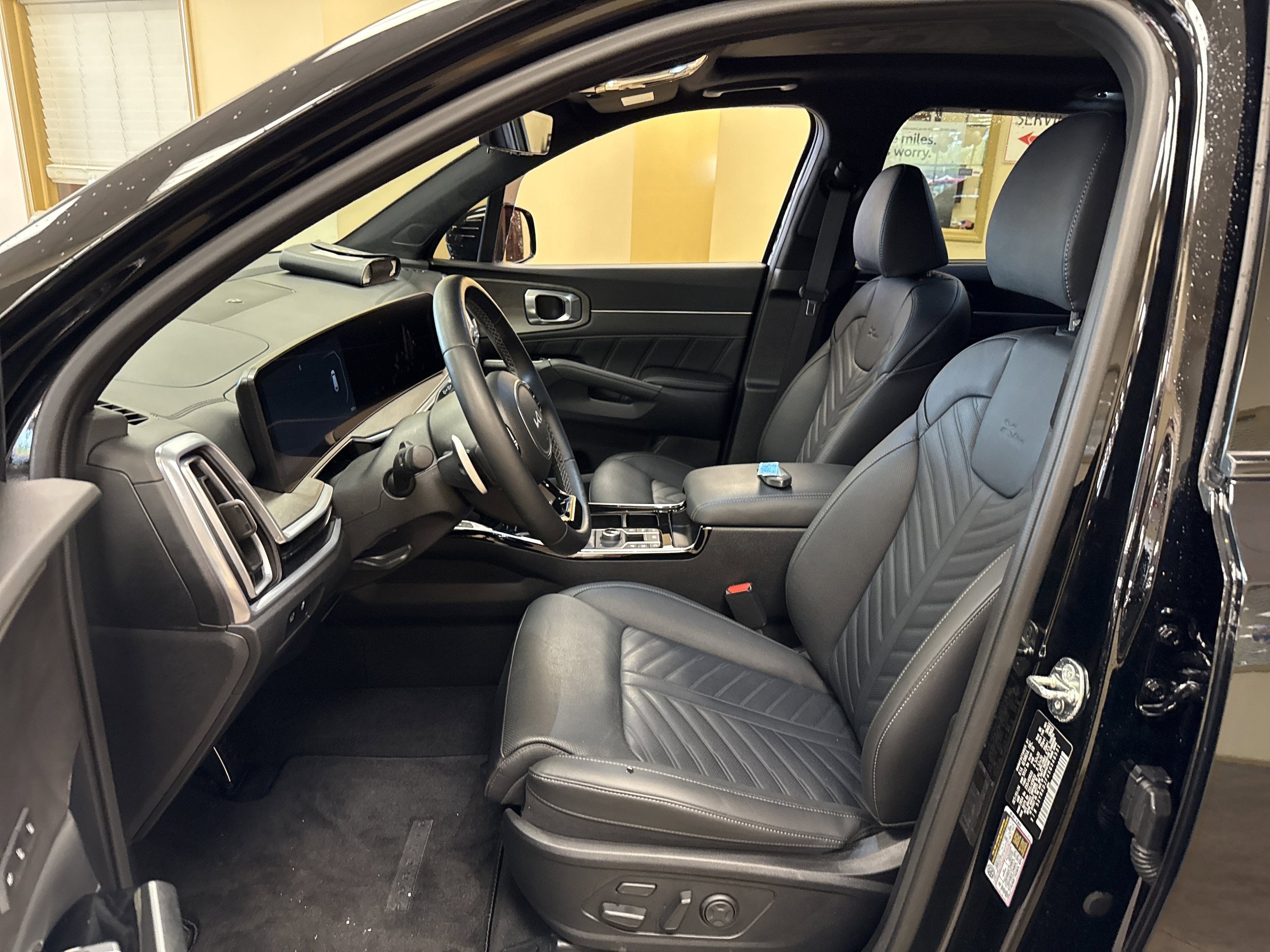 Used 2025 Kia Sorento SX Prestige AWD/4WD image 6
