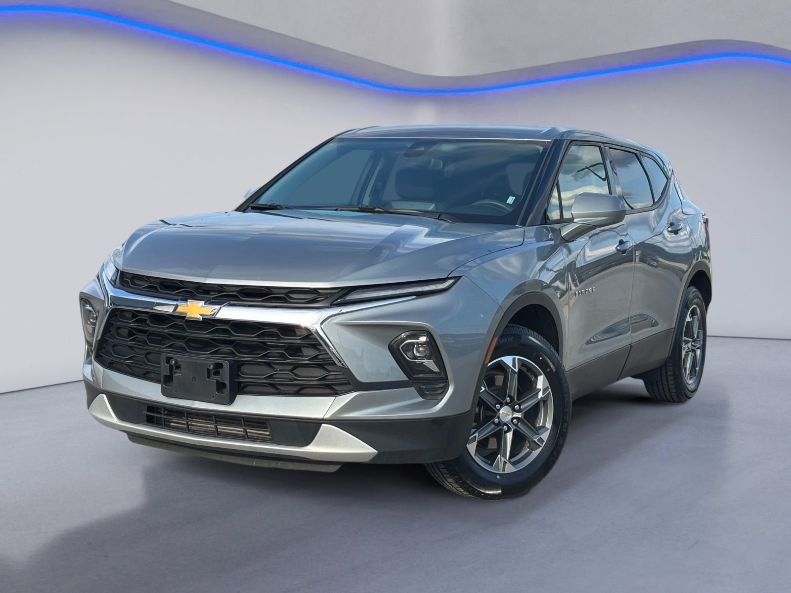 Used 2025 Chevrolet Blazer LT image 2