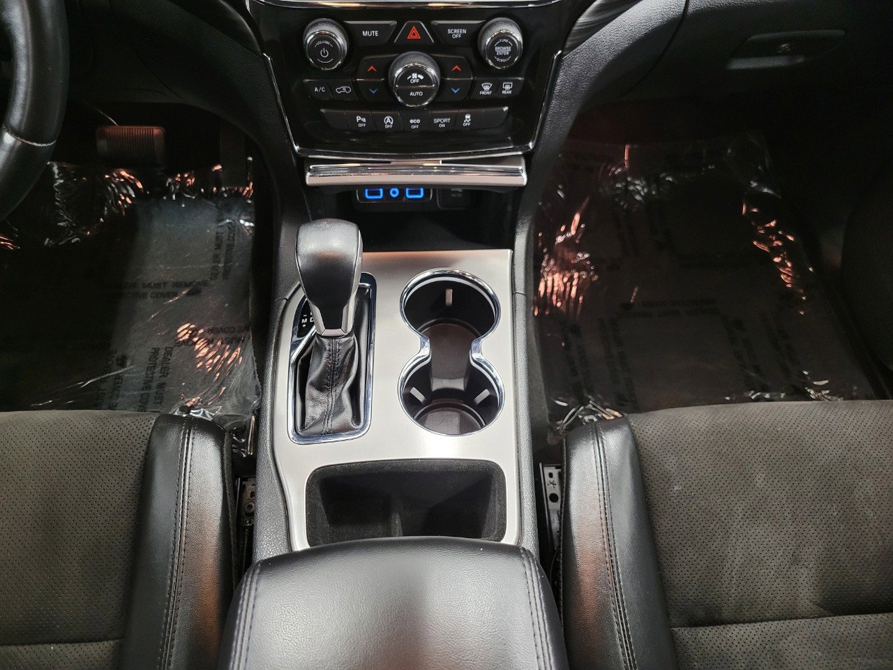 Used 2022 Jeep Grand Cherokee Laredo X AWD/4WD image 17