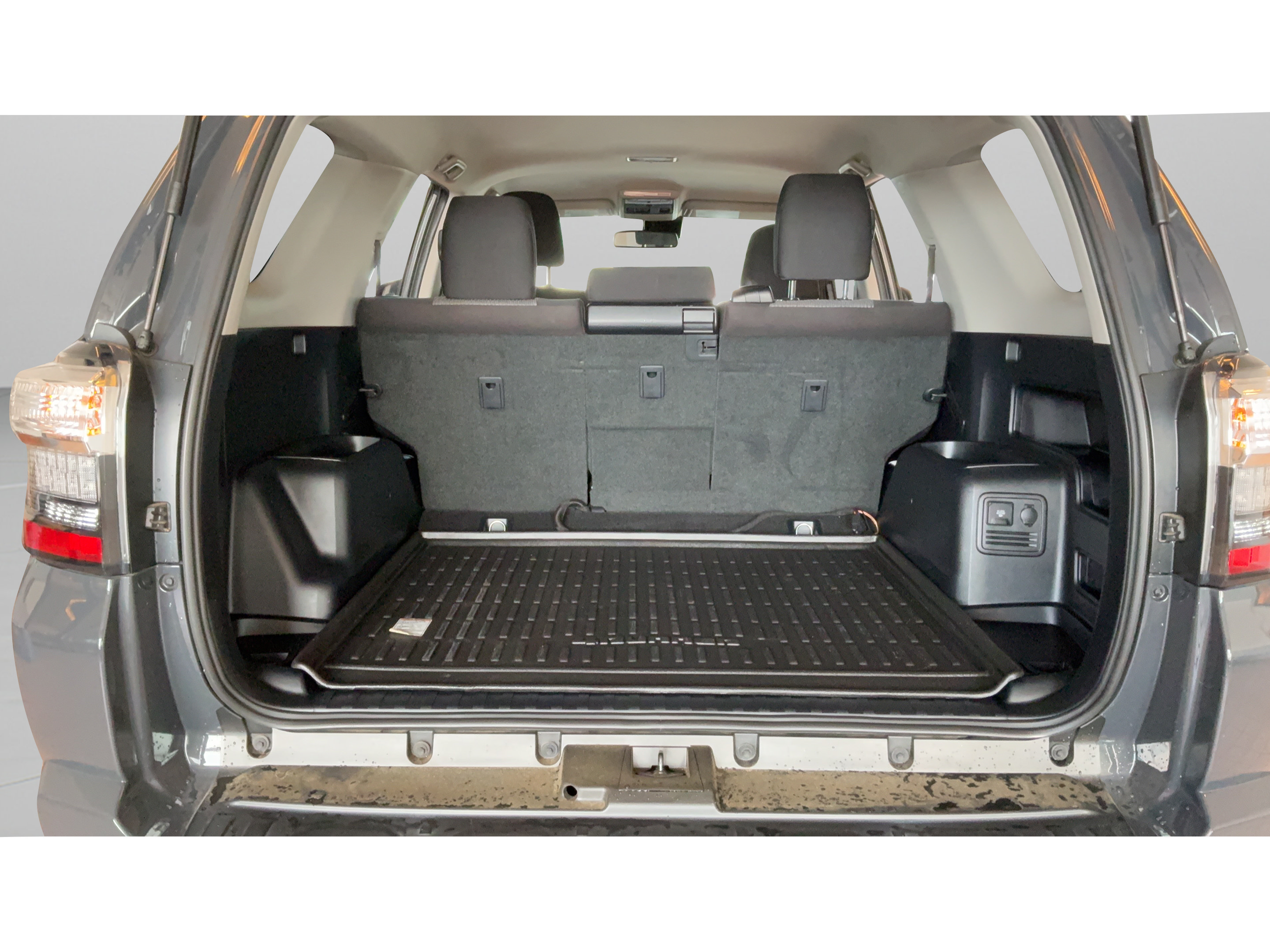 Certified 2024 Toyota 4Runner SR5 RWD image 28
