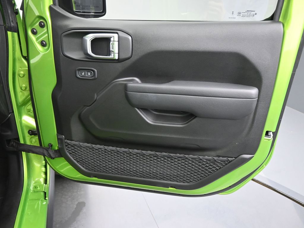 Used 2025 Jeep Gladiator Mojave w/ Safety Group image 20