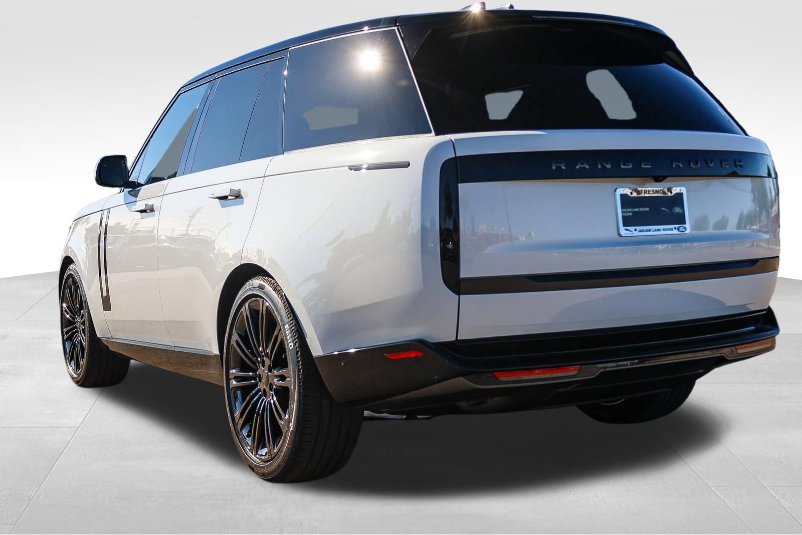 New 2026 Land Rover Range Rover SE image 7