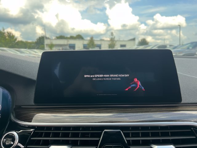 Used 2020 BMW 530e w/ Convenience Package RWD image 26