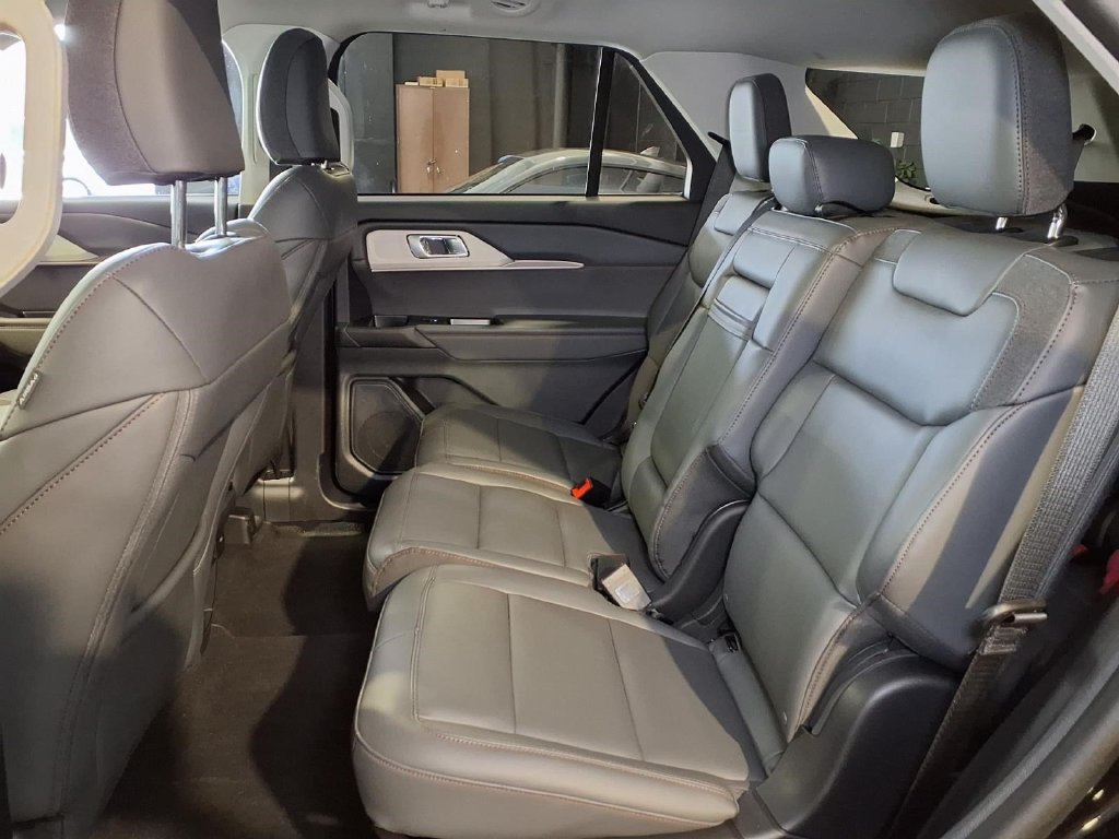 Used 2026 Ford Explorer Active w/ Active Comfort Package RWD image 25