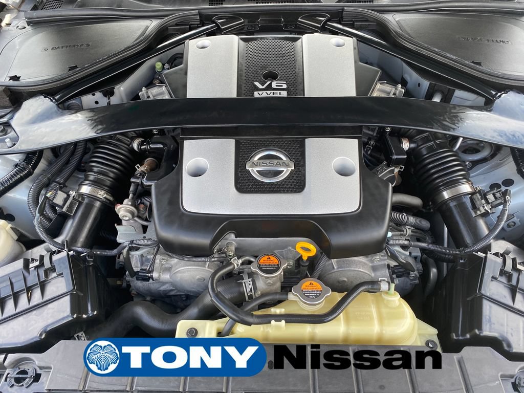 Used 2017 Nissan 370Z Coupe RWD image 27