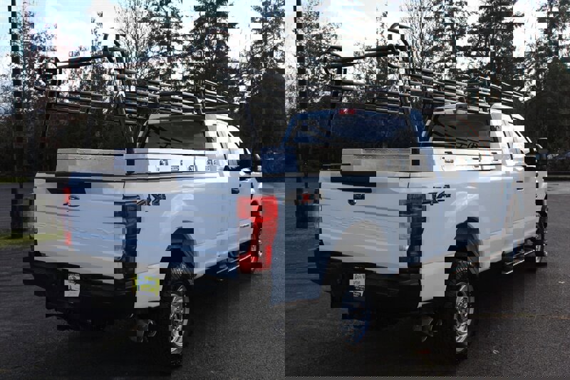 Used 2022 Ford F250 XL w/ Power Equipment Group image 4