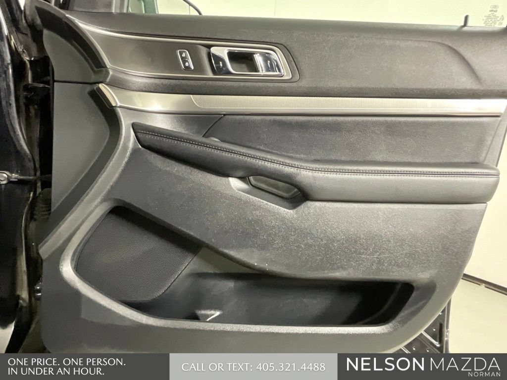 Used 2018 Ford Explorer XLT w/ Equipment Group 202A FWD image 20