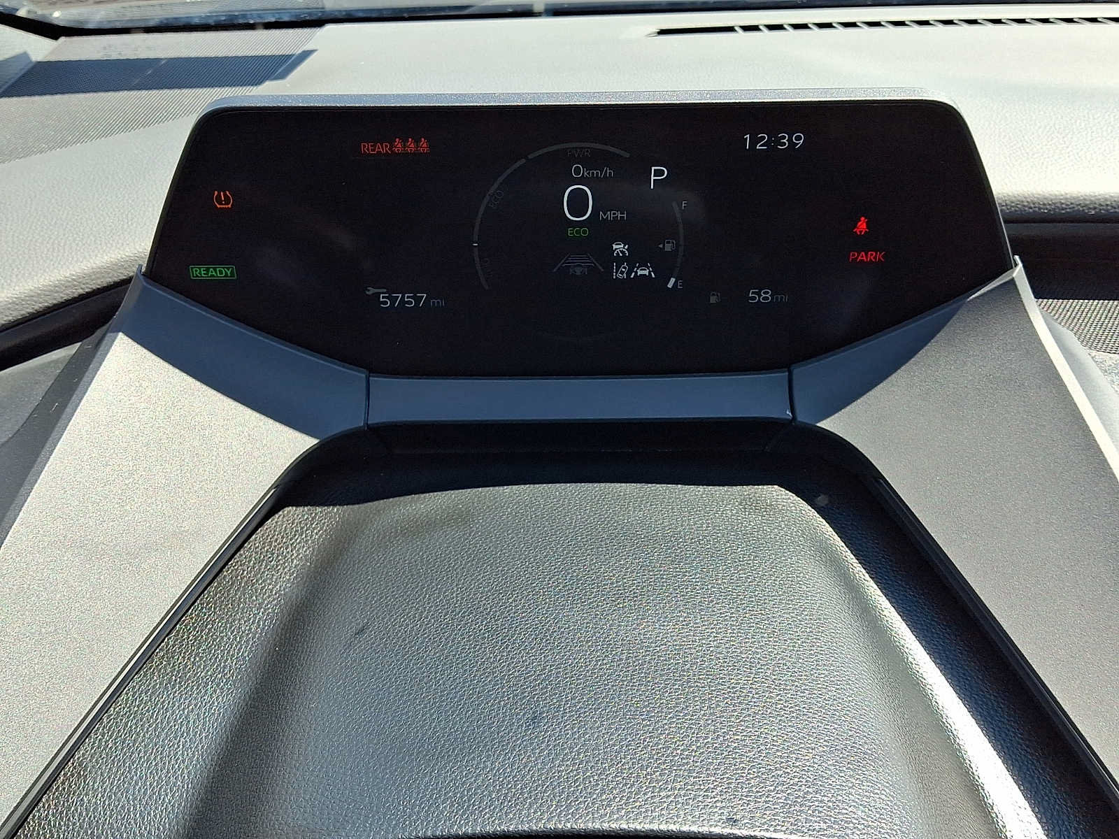 Used 2025 Toyota Prius LE FWD image 19