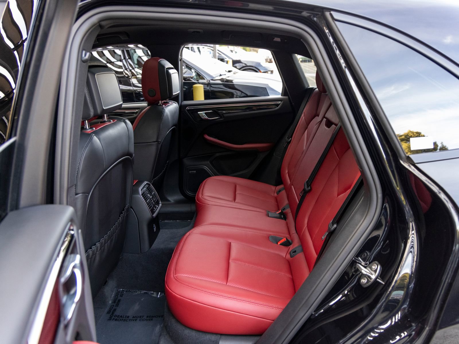 New 2025 Porsche Macan image 43