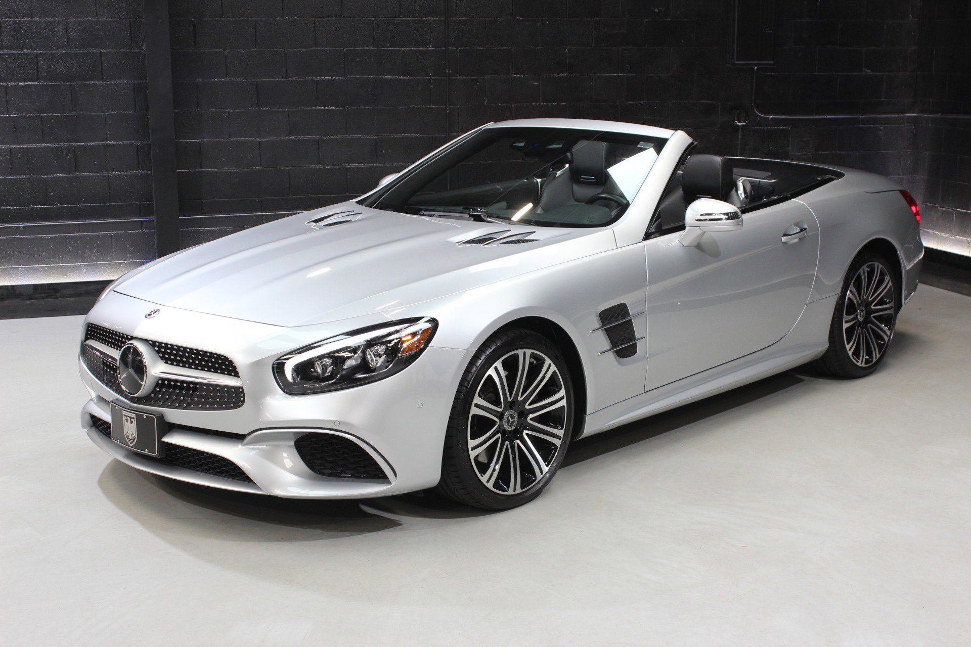 Used 2019 Mercedes-Benz SL 450 SL 450 Driver Assistance w/ Premium Package image 4
