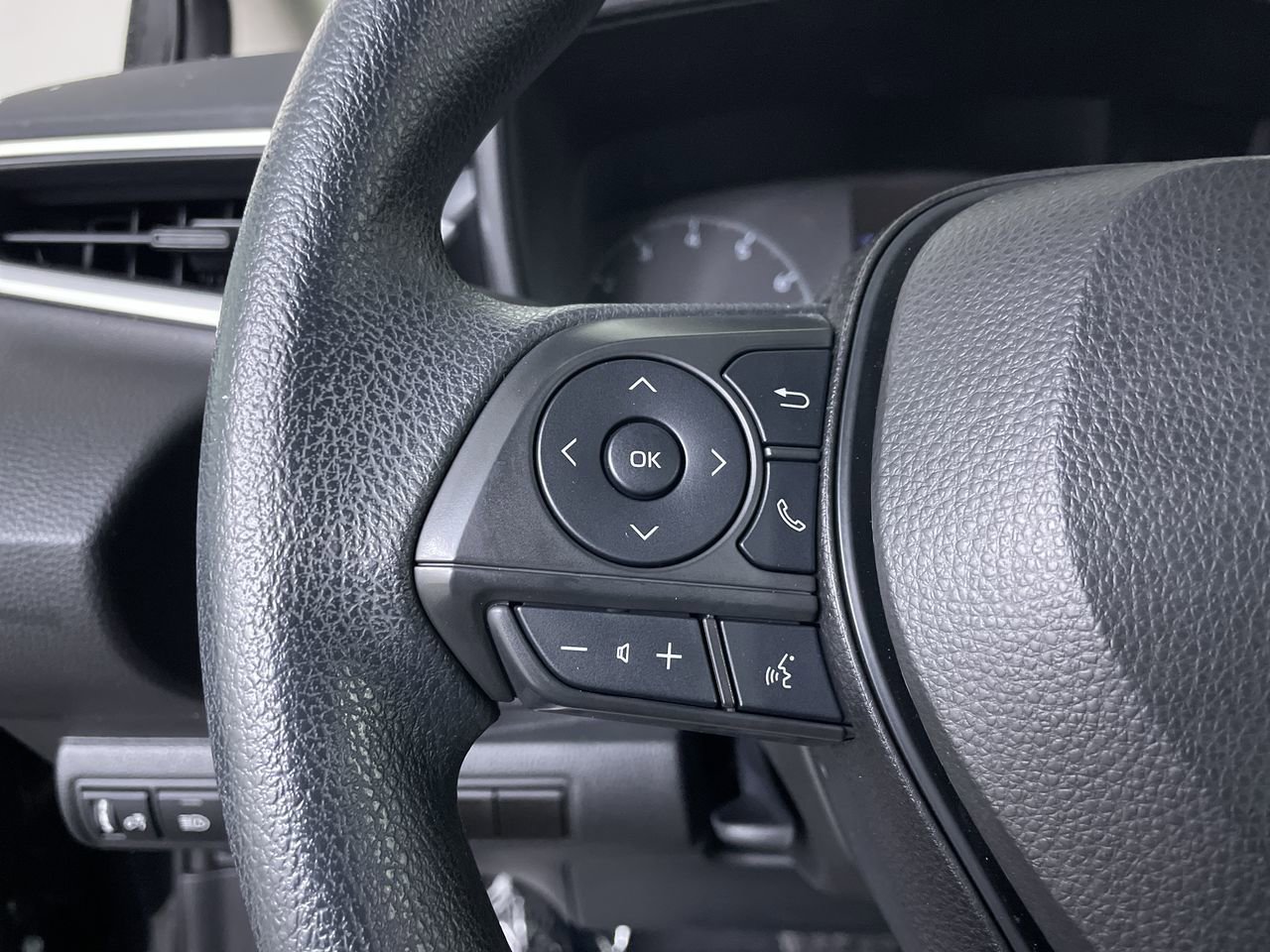 Used 2023 Toyota Corolla LE FWD image 23